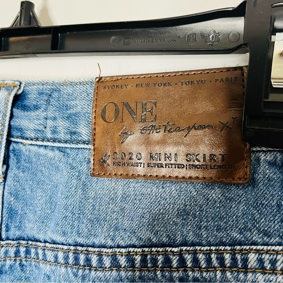 ONE x One Teaspoon Size 27 2020 Mini Skirt High Waist Short Distressed Denim - Picture 3 of 5